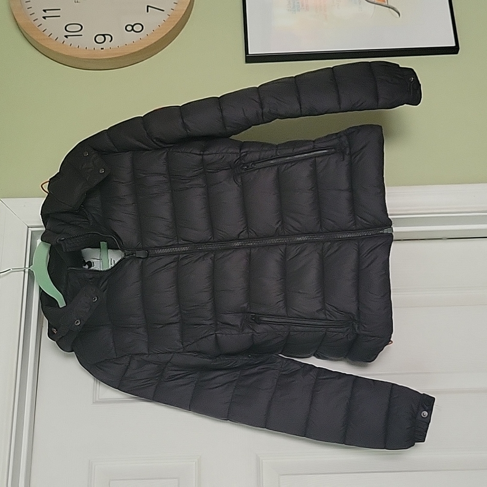 Black save the duck puffer